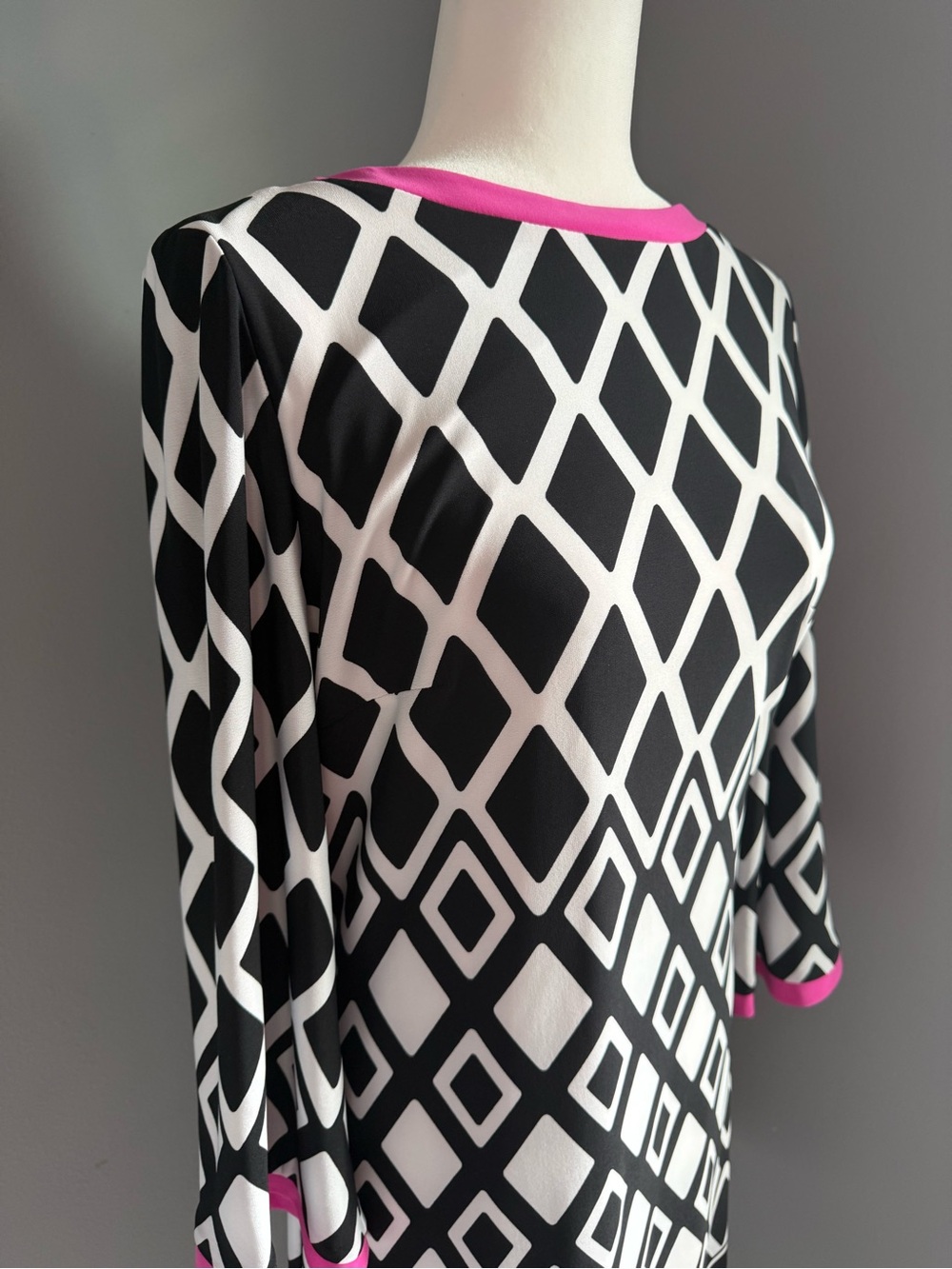 Joseph Ribkoff Dress Black & White Diamond Geometric Print Shift Dress Hot Pink - Picture 5 of 16
